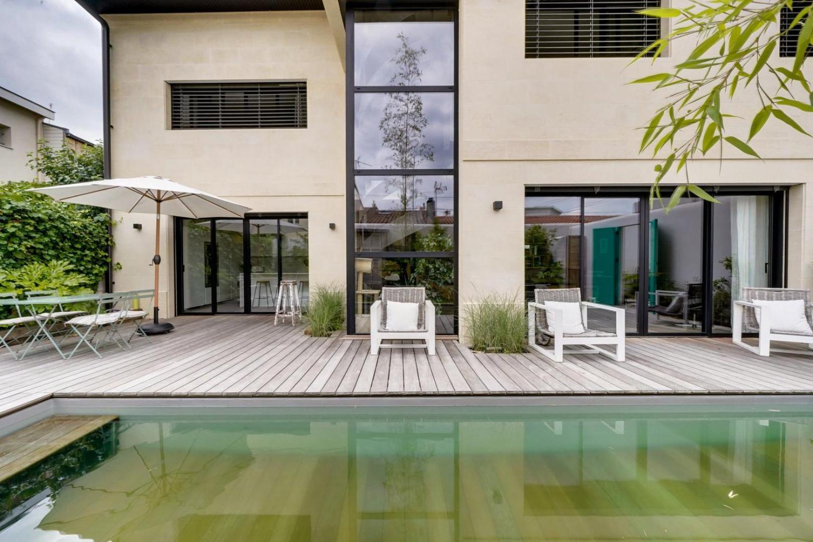 Spacious Bordeaux Family Home With Swimming Pool Exterior photo
